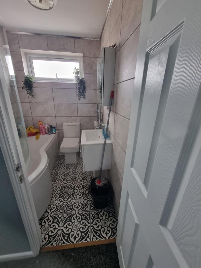 Spacious House In Central Manchester Bagian luar foto